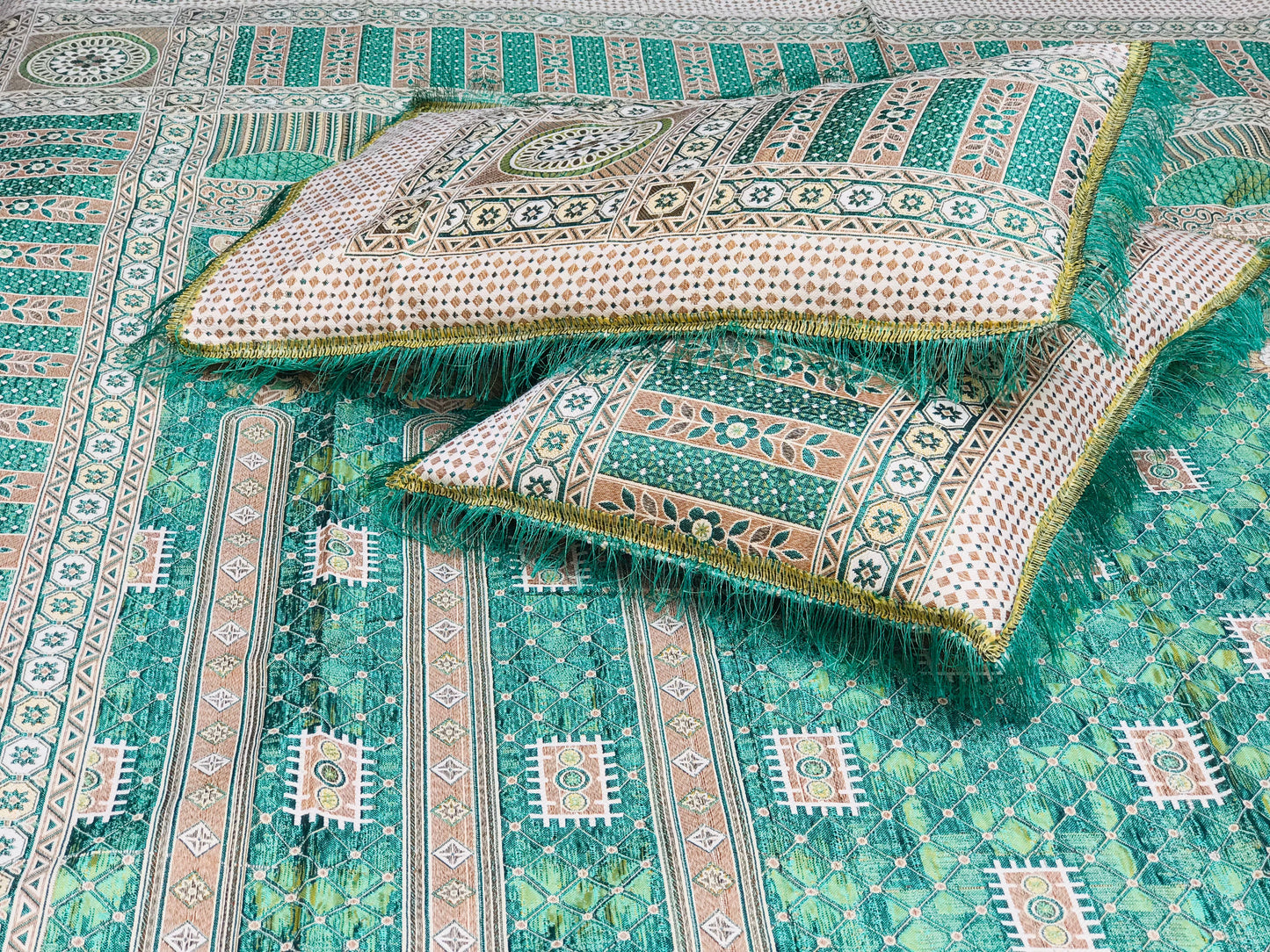 Green Brown Shade Goldstar 3-Piece Bedsheet – Soft Touch & Elegant Shine