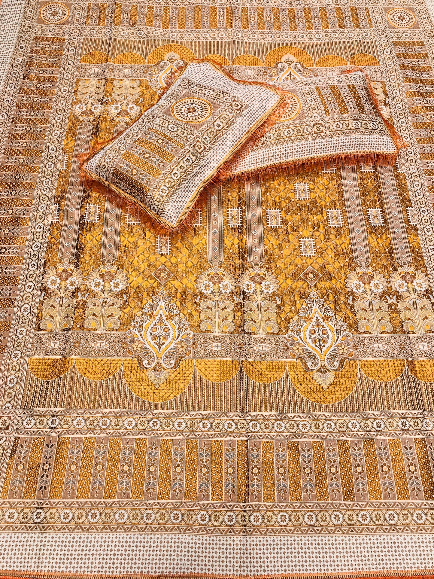 Golden Brown Shade Goldstar 3-Piece Bedsheet – Soft Touch & Elegant Shine
