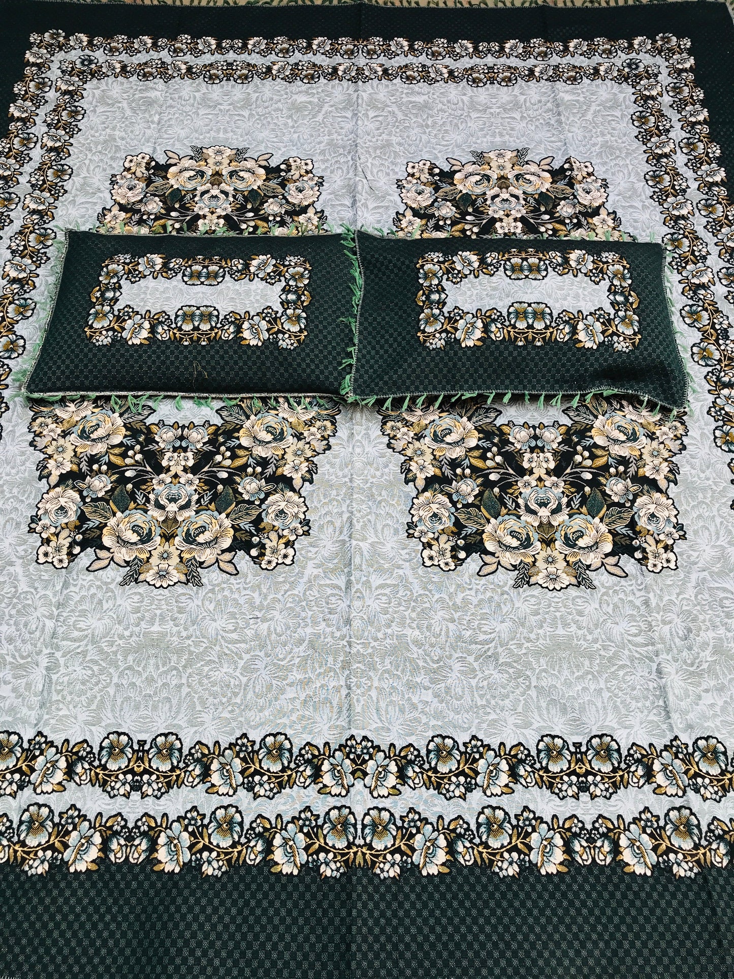SOTI Green Cotton A1 3PC Bedsheet – Where Luxury Meets Comfort