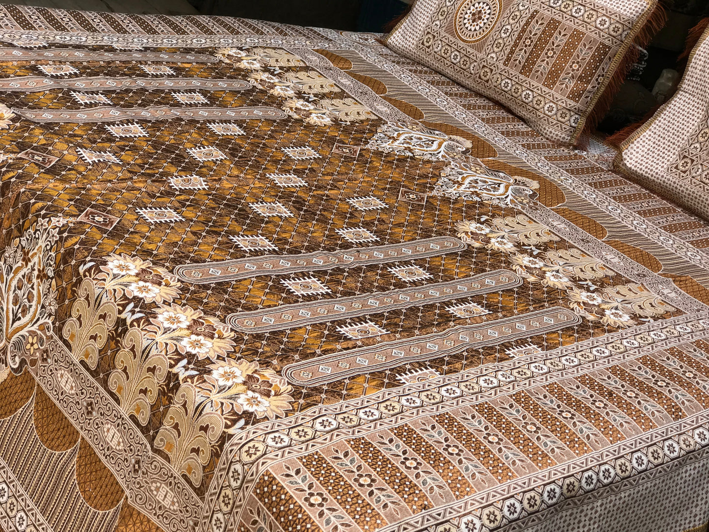 Brown Color Brown Shade Goldstar 3-Piece Bedsheet – Soft Touch & Elegant Shine