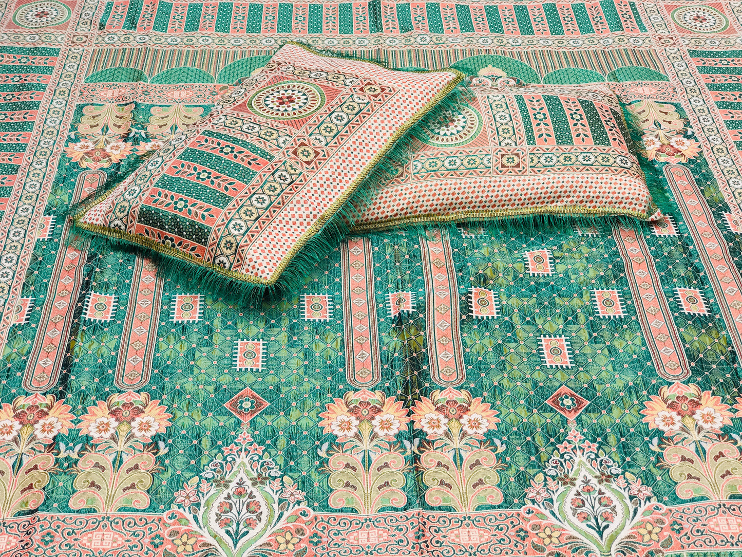 Green Red Shade Goldstar 3-Piece Bedsheet – Soft Touch & Elegant Shine
