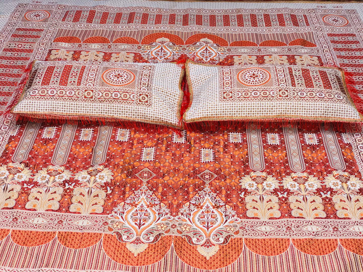 Red Brown Shade Goldstar 3-Piece Bedsheet – Soft Touch & Elegant Shine